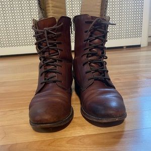 FRYE Melissa Lace Up Short Combat Boots Size 8